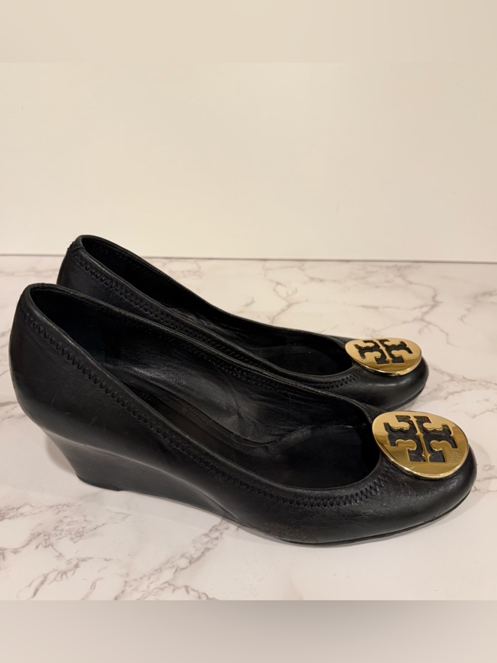 Tory Burch Sally Wedge Heels Pumps  Black Leather Gold Logo Size 7.5